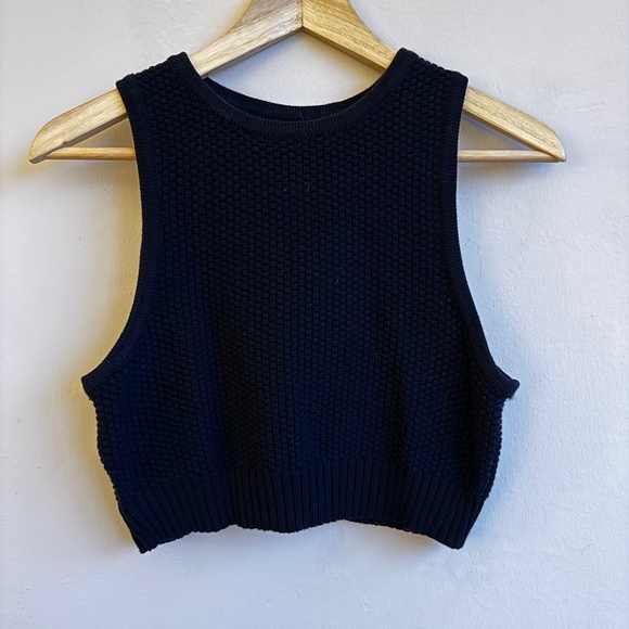 DECADE STUDIO Cropped Knit Top - Picture 2 of 6